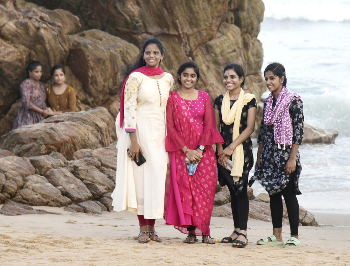 Huge Rush At Visakhapatnam RK Beach Images5