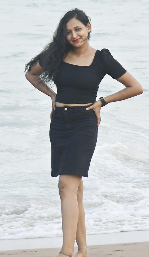 Huge Rush At Visakhapatnam RK Beach Images6