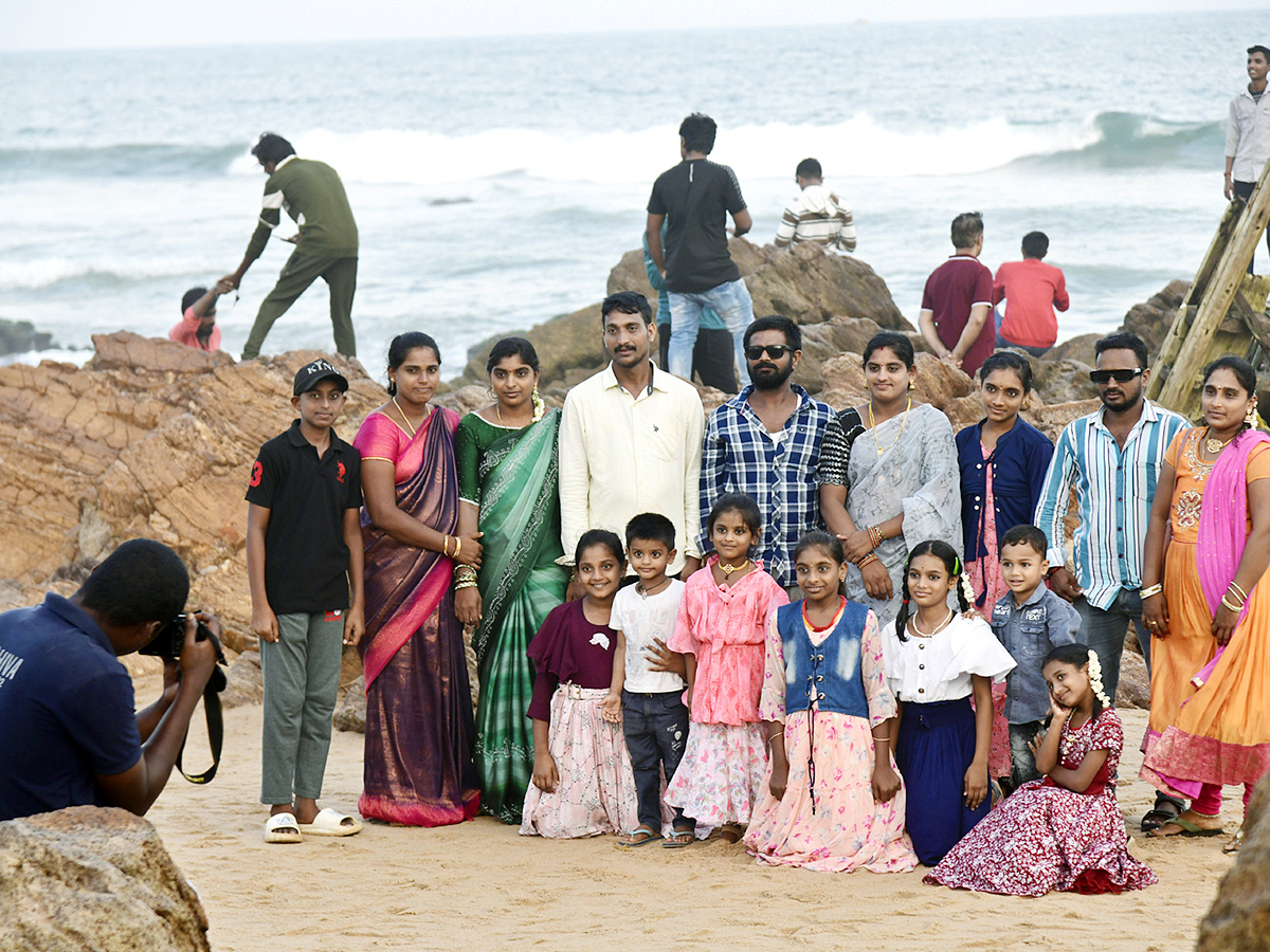 Huge Rush At Visakhapatnam RK Beach Images7