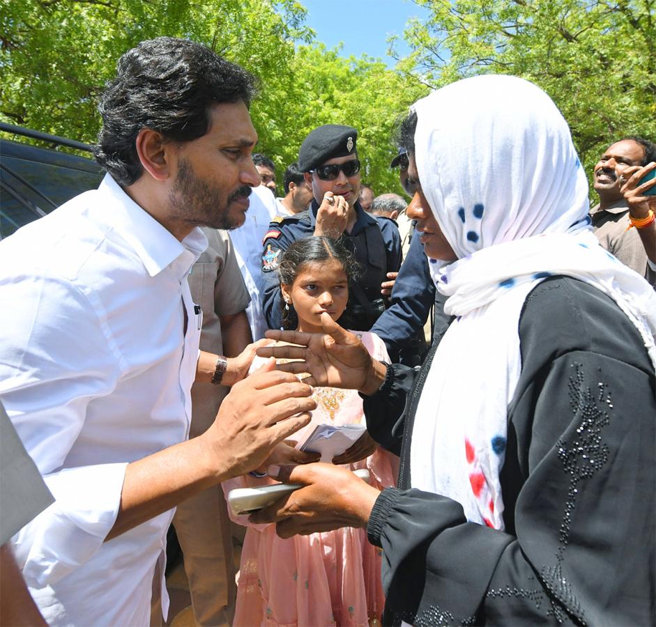 YS Jagan Meets YSRCP Activists At Pulivendula Camp Office17