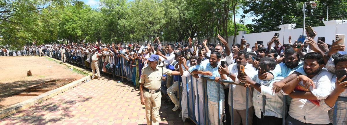 YS Jagan At Pulivendula Photos4