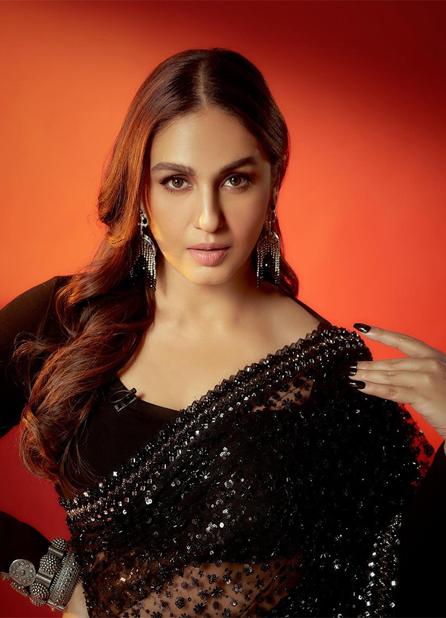 Bollywood Actress Huma Qureshi Photos8