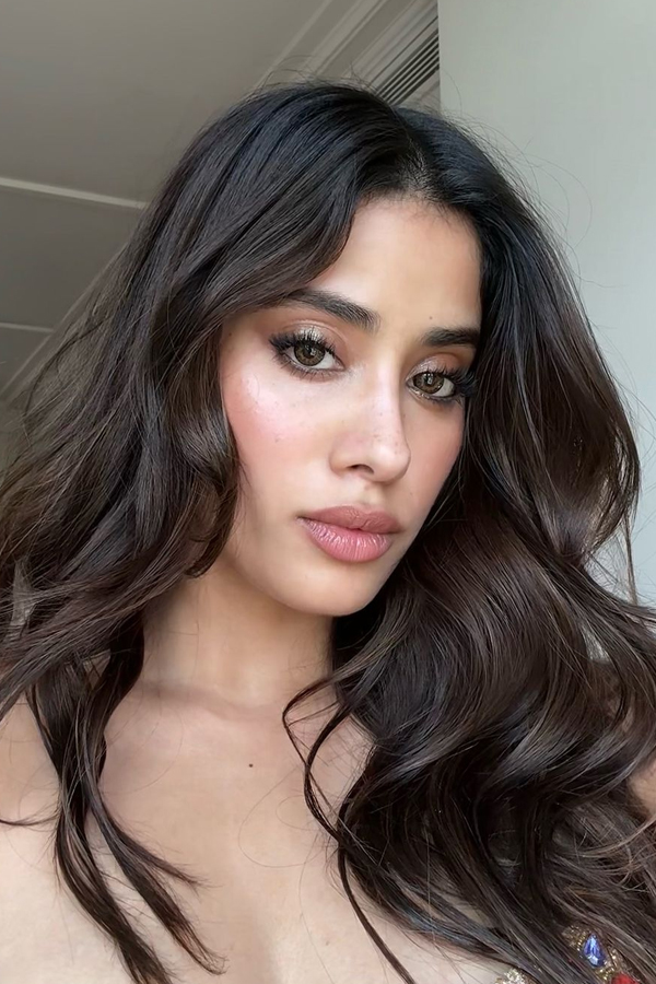 Janhvi Kapoor Makes Her Fabulous Debut At Paris Fashion Week 2024 For Designer Rahul Mishra3