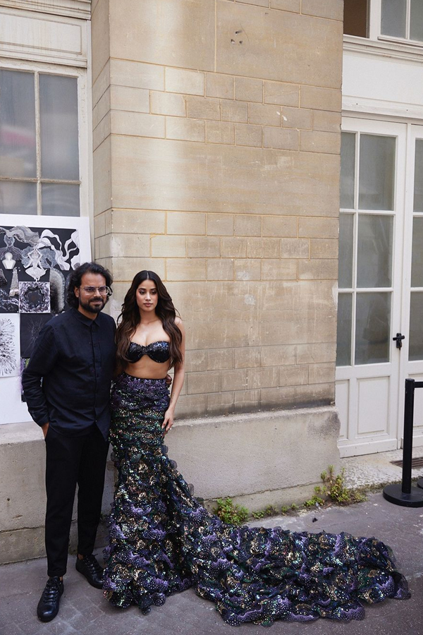 Janhvi Kapoor Makes Her Fabulous Debut At Paris Fashion Week 2024 For Designer Rahul Mishra7