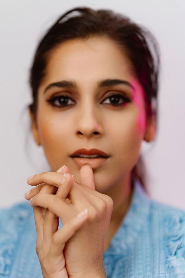 Rashmi Gautam Shared Closeup Still Photos In Blue Denim Jacket4