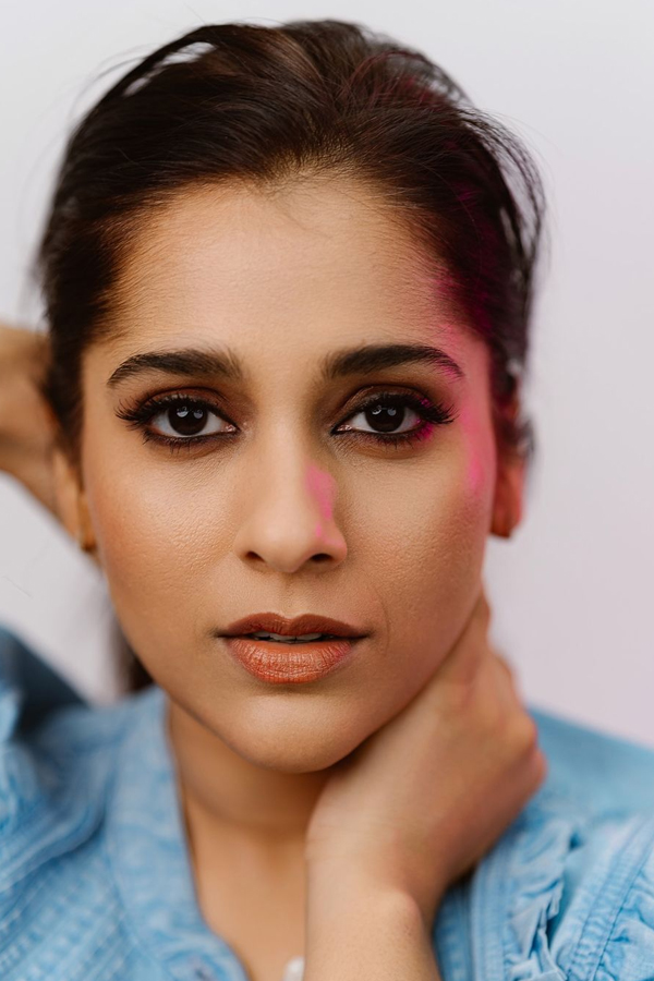 Rashmi Gautam Shared Closeup Still Photos In Blue Denim Jacket7