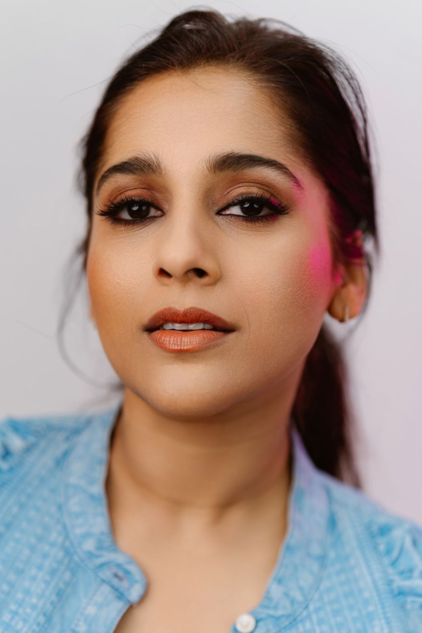 Rashmi Gautam Shared Closeup Still Photos In Blue Denim Jacket9