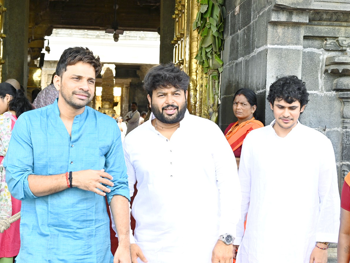 Tollywood Celebrities And Actress Sreeleela Visit Tirumala Temple Photos 13