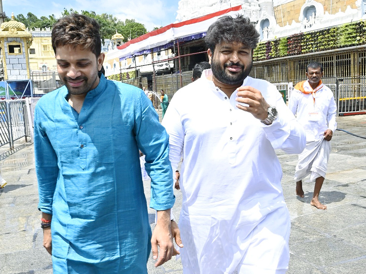 Tollywood Celebrities And Actress Sreeleela Visit Tirumala Temple Photos 15