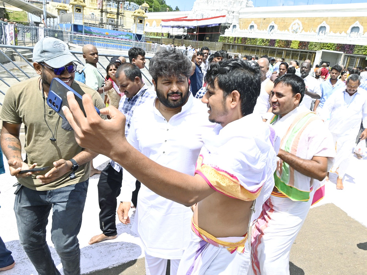 Tollywood Celebrities And Actress Sreeleela Visit Tirumala Temple Photos 16