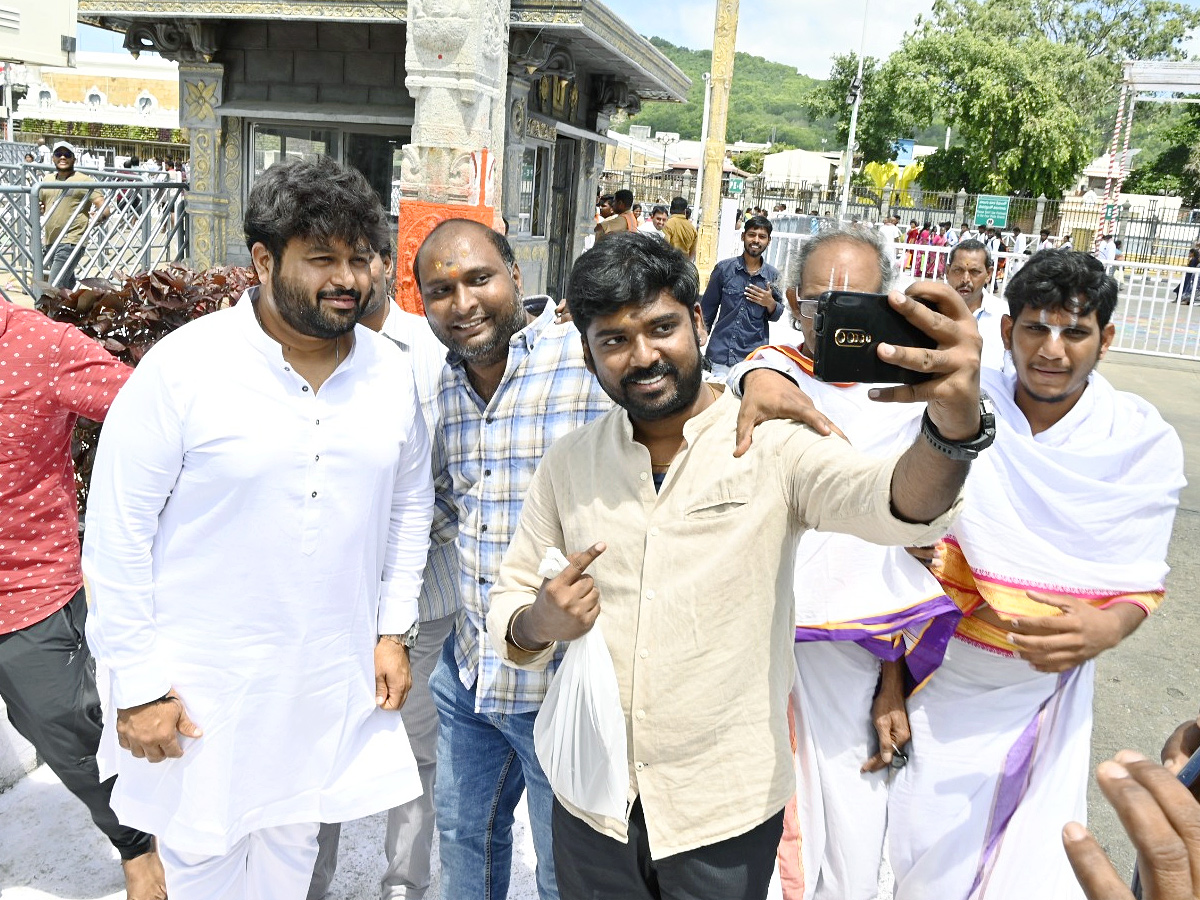 Tollywood Celebrities And Actress Sreeleela Visit Tirumala Temple Photos 18