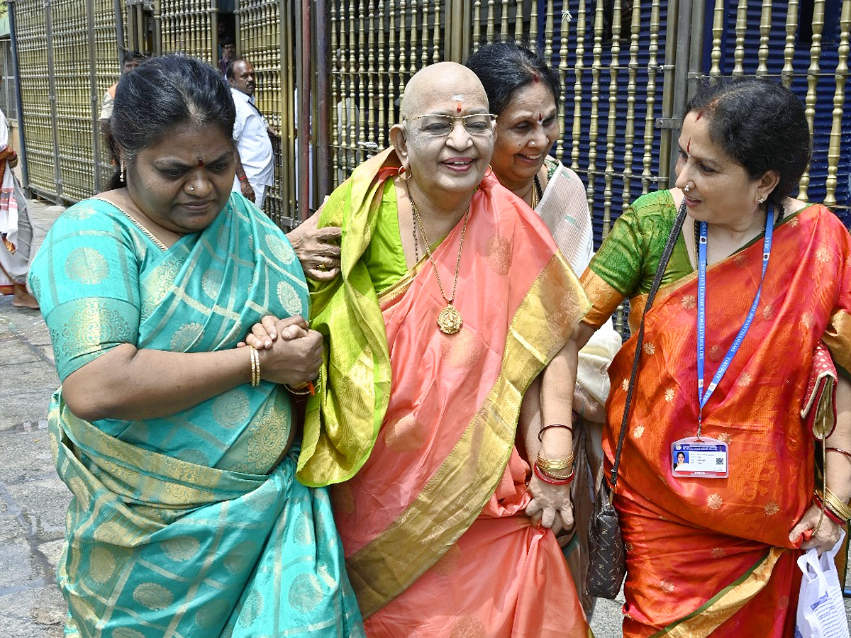 Tollywood Celebrities And Actress Sreeleela Visit Tirumala Temple Photos 23