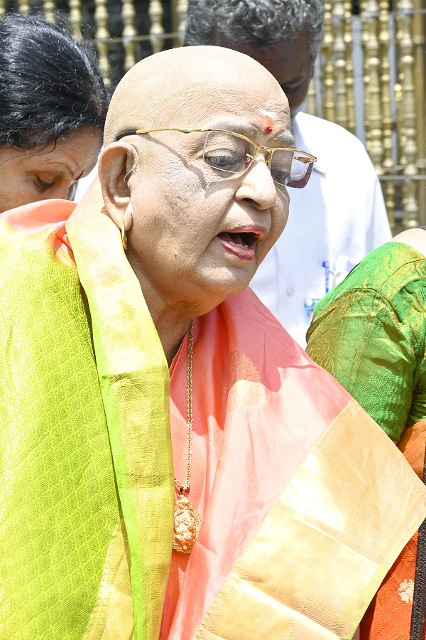 Tollywood Celebrities And Actress Sreeleela Visit Tirumala Temple Photos 24