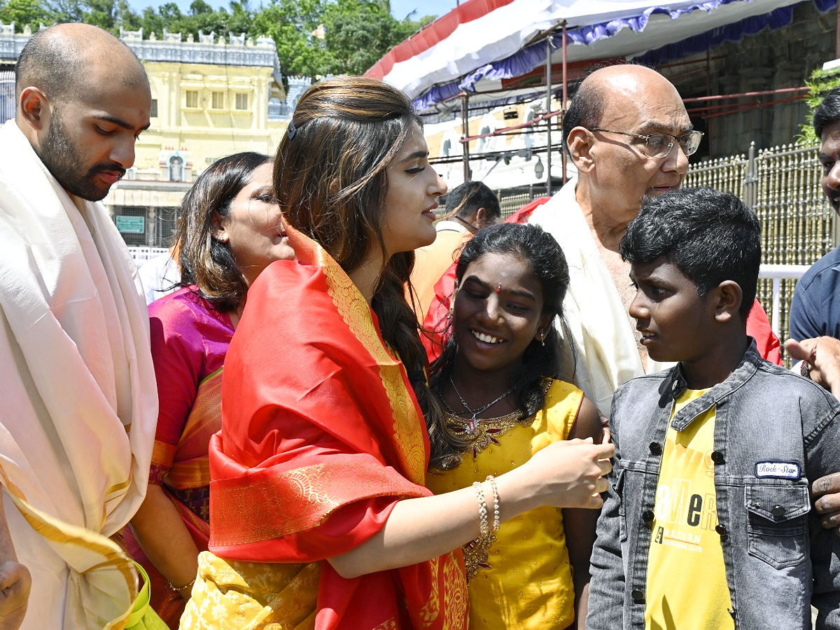 Tollywood Celebrities And Actress Sreeleela Visit Tirumala Temple Photos 6