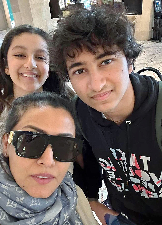  superstar Mahesh family Namrata Shirdokar with Sitara and Gautam amazing pics goes viral 3