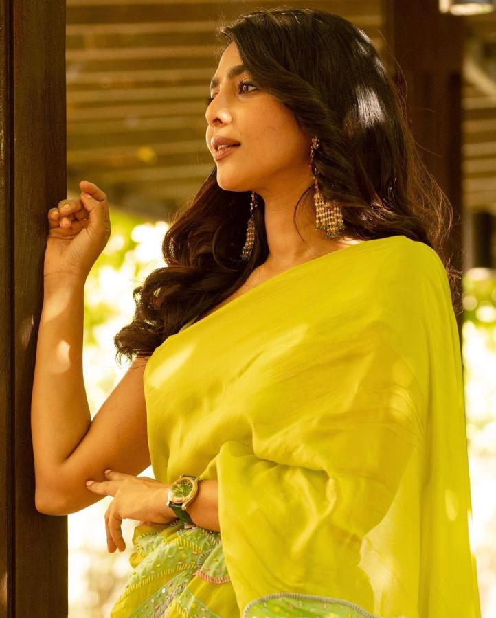 Aishwarya Lekshmi Latest Green Saree Photos Goes Viral In Social Media16