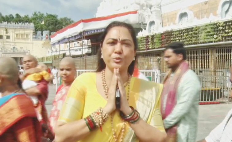 Actress Hema Visits Tirumala Temple After Bangalore Rave Party Case Photos1