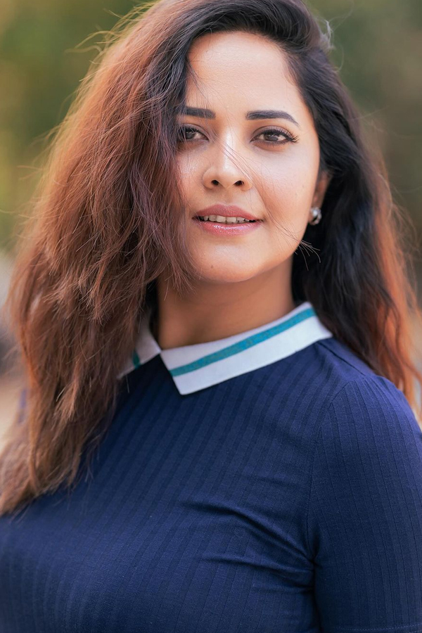 Telugu Anchor Anasuya Bharadwaj Looks Like Inter Girl In Her Latest Post7