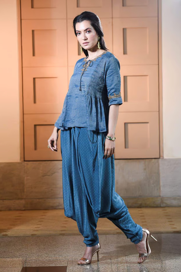 Indian Fashionable Kurti Western Cuts Ideas10