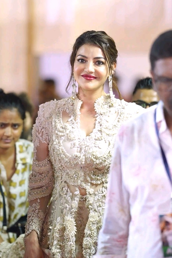 Kajal Agarwal Fashionable Dressing Style Photos Viral17