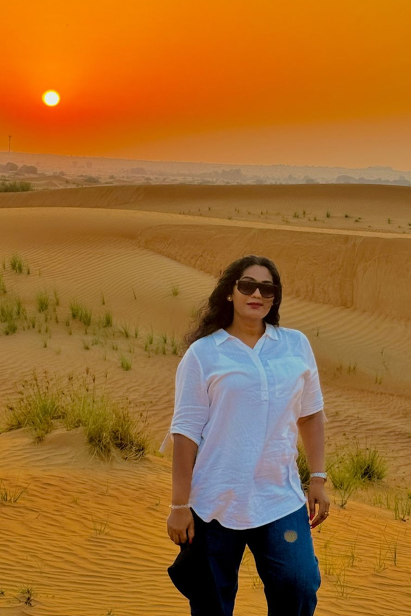 Actress Shyamala Devi Vacation In Dubai Photos Viral6