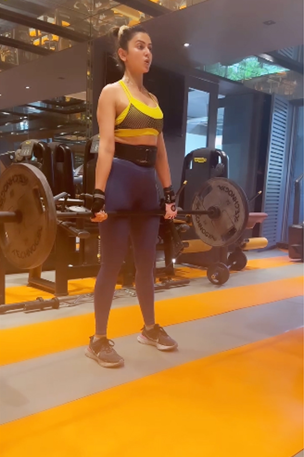 Heroine Rakul Preet Singh Shared Gym Photos In Social Media Goes Viral8