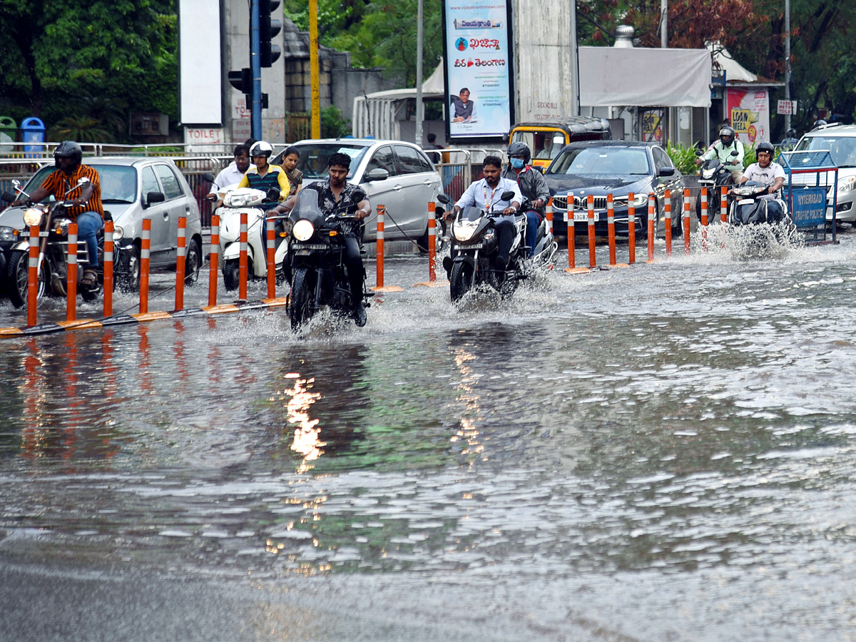 Heavy Rain Lashes Parts of Hyderabad City: Photos24