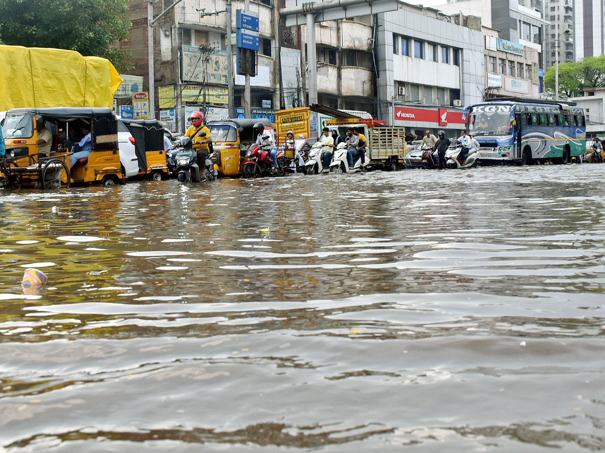 Heavy Rain Lashes Parts of Hyderabad City: Photos10