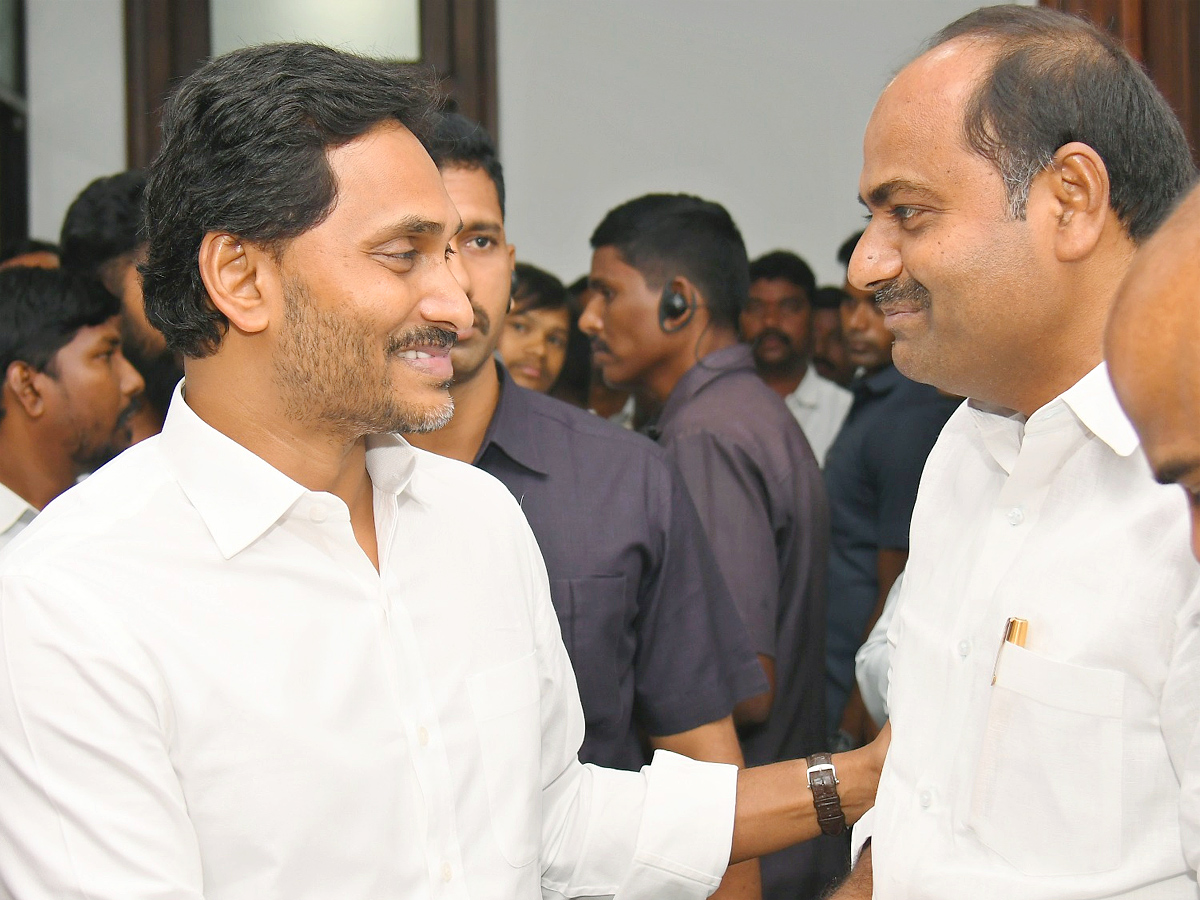 YSRCP Leaders Meet with Ys jagan Mohan reddy2