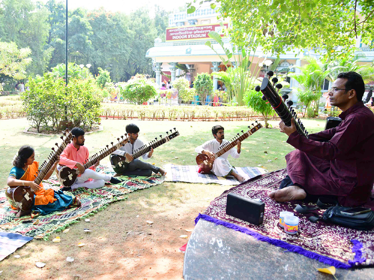 Best Photos of The Day in AP and Telangana Photo Gallery5