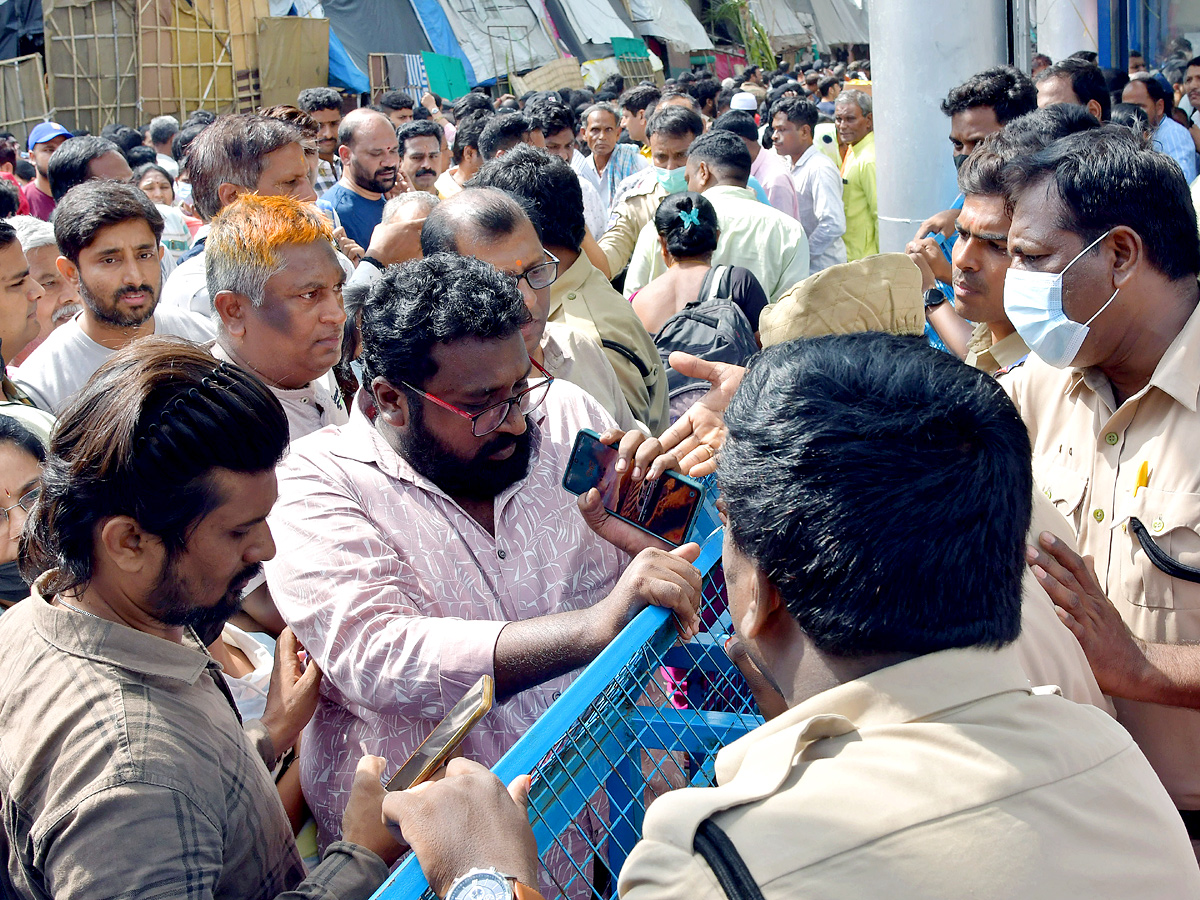 Fish Prasadam Distribution At Exhibition Ground In Nampally: Photos17