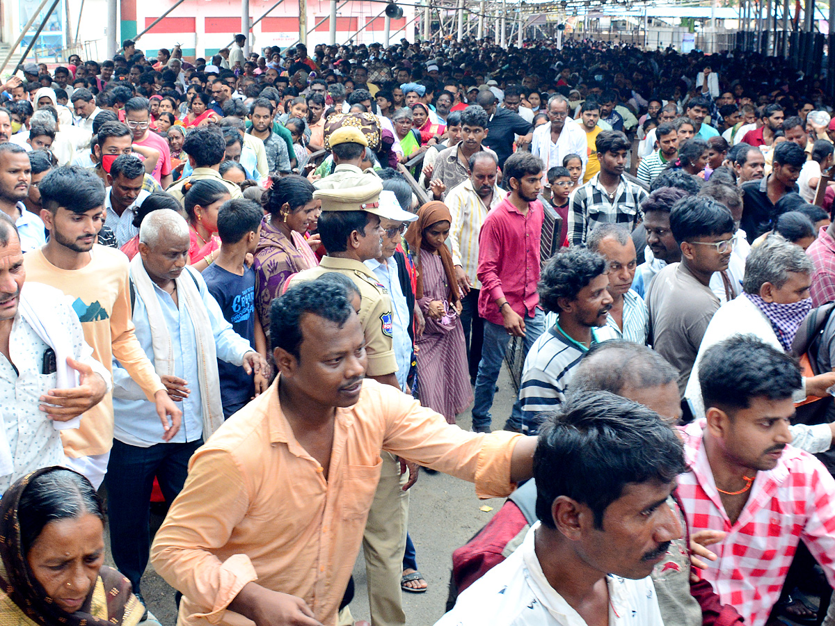 Fish Prasadam Distribution At Exhibition Ground In Nampally: Photos18