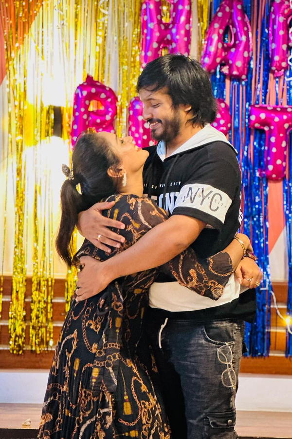 Bigg Boss Keerthi Keshav Bhat Celebrates Boyfriends Birthday Photos Goes Viral5