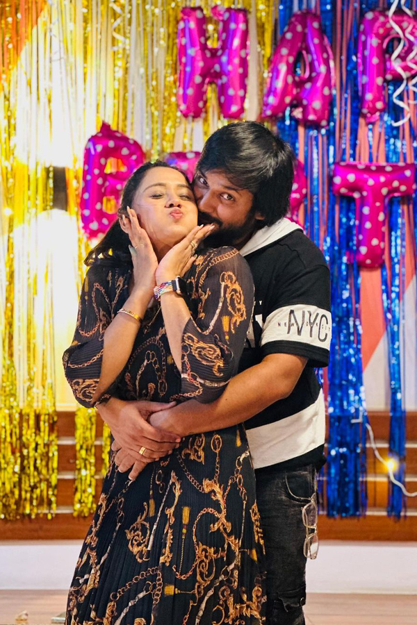 Bigg Boss Keerthi Keshav Bhat Celebrates Boyfriends Birthday Photos Goes Viral8