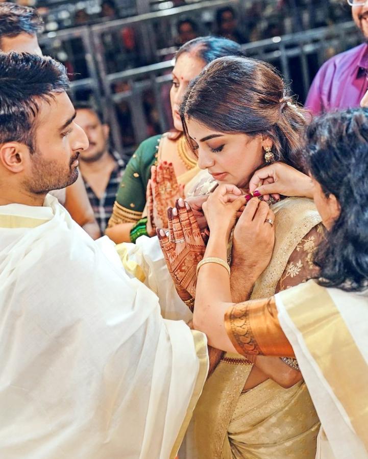 Meera Nandan Ties The Knot With Sreeju In Guruvayoor Temple Kerala Photos10