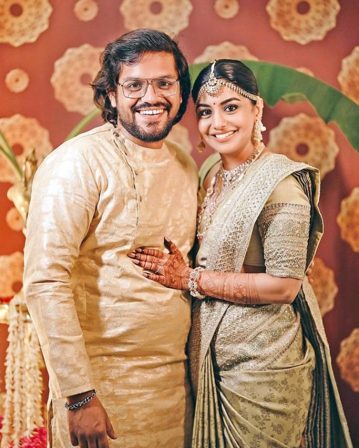 Meera Nandan Ties The Knot With Sreeju In Guruvayoor Temple Kerala Photos19