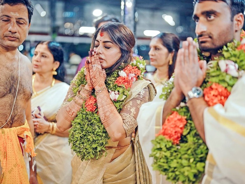 Meera Nandan Ties The Knot With Sreeju In Guruvayoor Temple Kerala Photos21