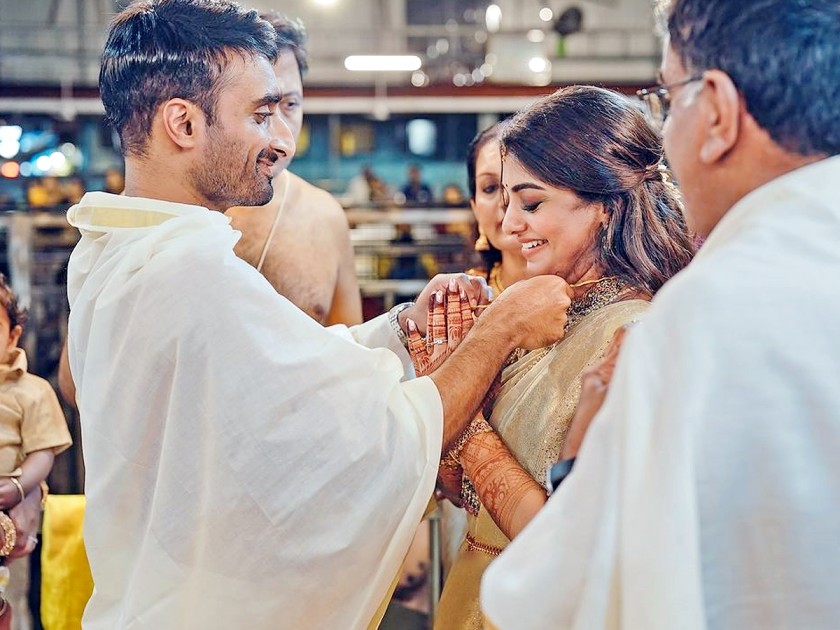 Meera Nandan Ties The Knot With Sreeju In Guruvayoor Temple Kerala Photos27