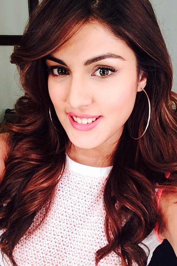 Bollywood Actress Rhea Chakraborty Birthday Gallery13