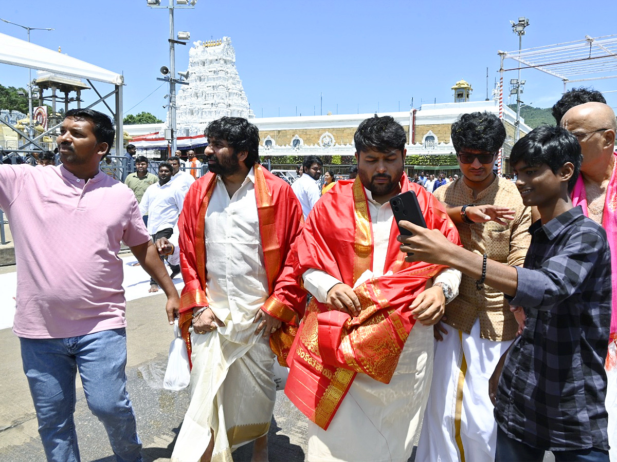 Producer Suresh Babu Visit to Tirumala Photos15