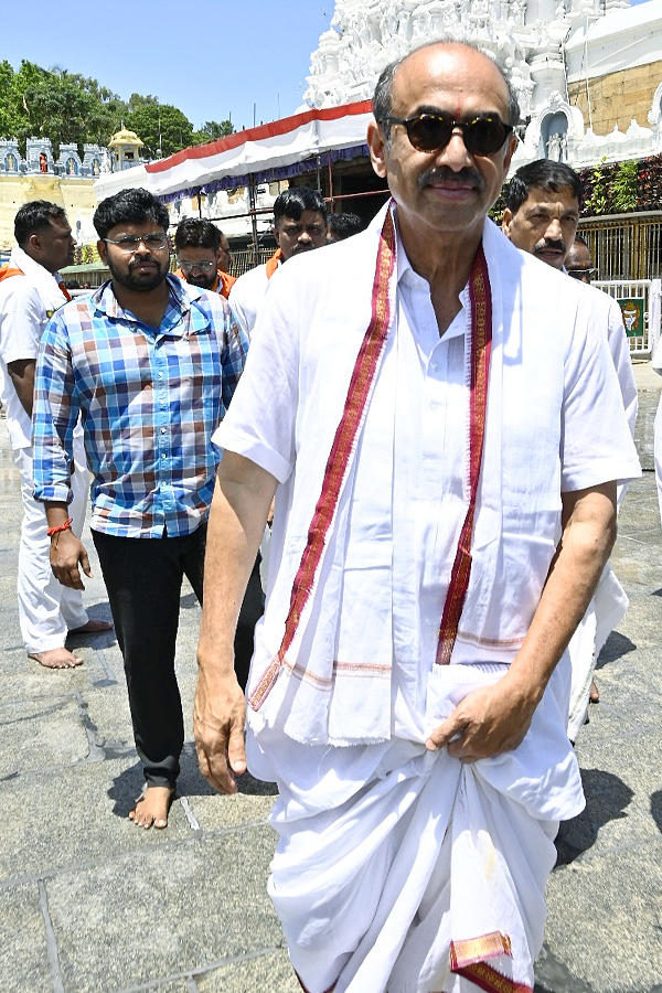 Producer Suresh Babu Visit to Tirumala Photos17