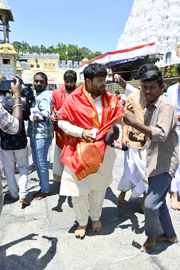 Producer Suresh Babu Visit to Tirumala Photos8