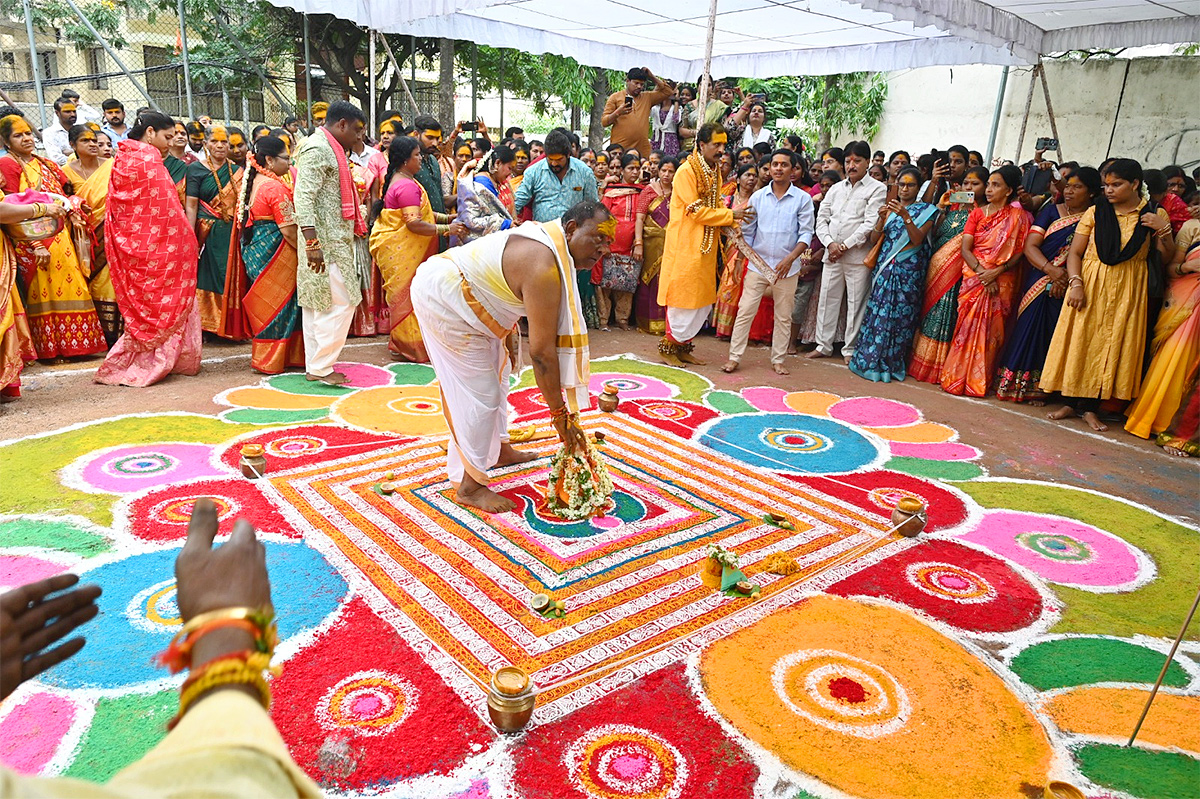 Sri Renuka Yellamma Mahalaxmi Yellamma Kalyanam Photos11