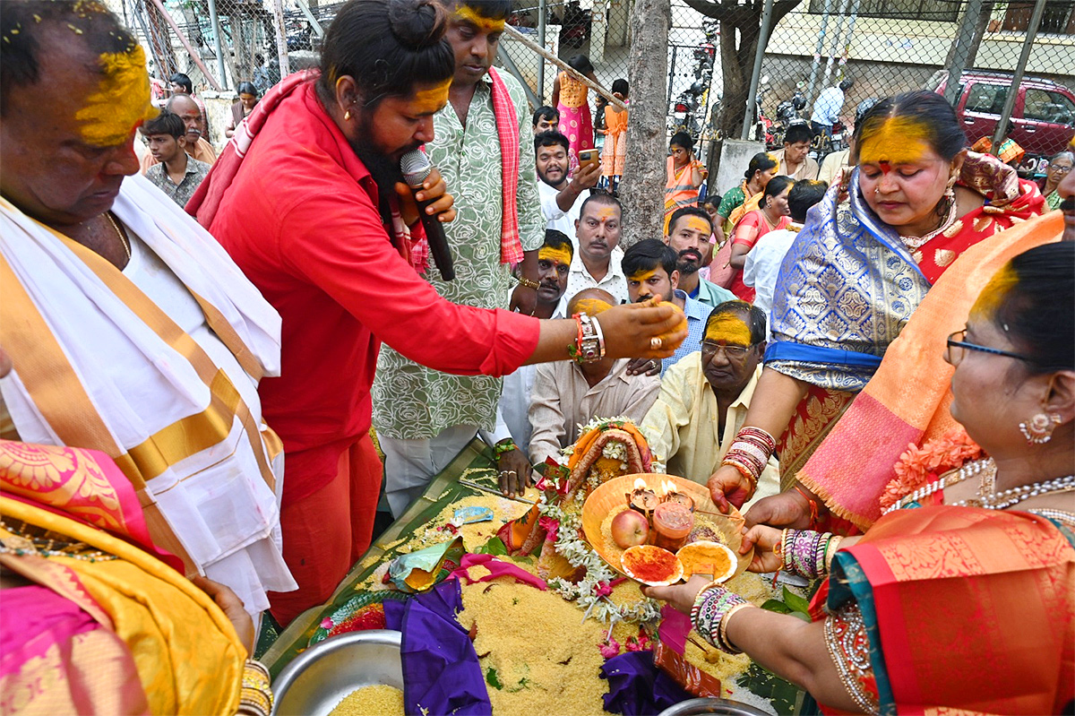 Sri Renuka Yellamma Mahalaxmi Yellamma Kalyanam Photos13