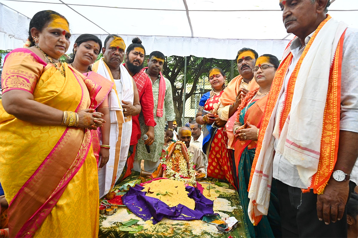 Sri Renuka Yellamma Mahalaxmi Yellamma Kalyanam Photos2