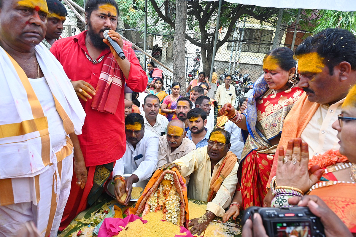 Sri Renuka Yellamma Mahalaxmi Yellamma Kalyanam Photos16