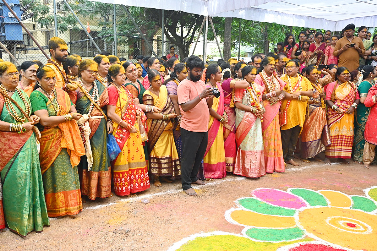 Sri Renuka Yellamma Mahalaxmi Yellamma Kalyanam Photos4