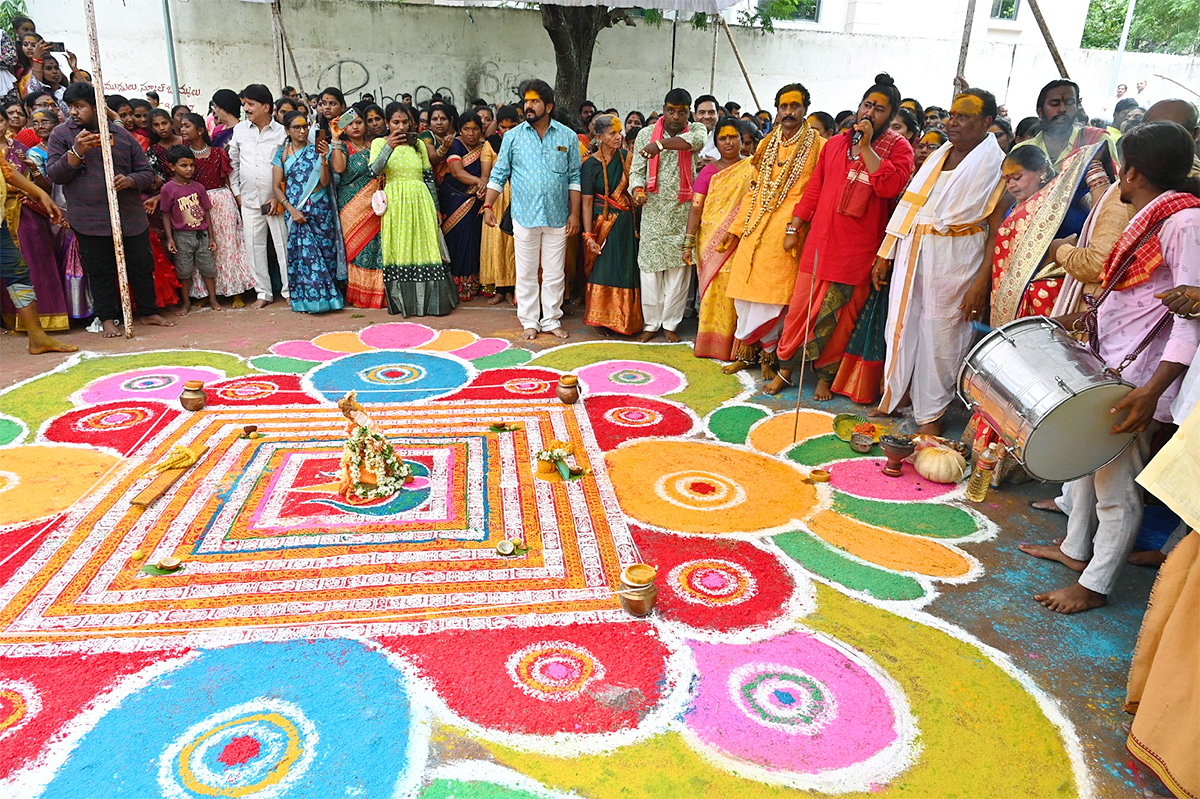 Sri Renuka Yellamma Mahalaxmi Yellamma Kalyanam Photos7