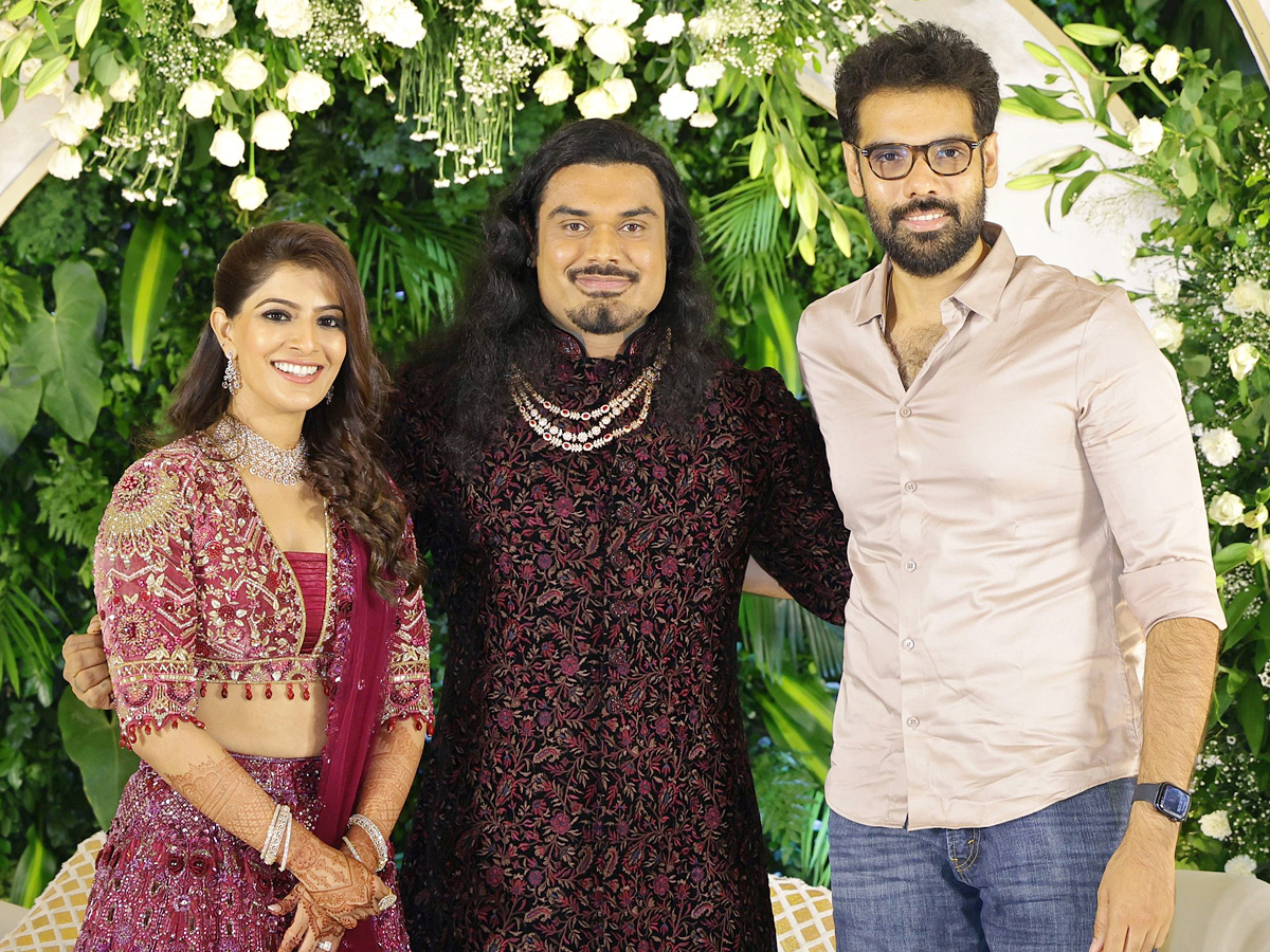 Actress Varalaxmi Sarathkumar And Nicholai Sachdev Wedding Photos Goes Viral13