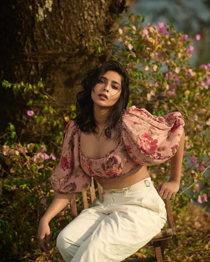 Indian Actress Aishwarya Lekshmi Latest Photos Goes Viral In Social Media18